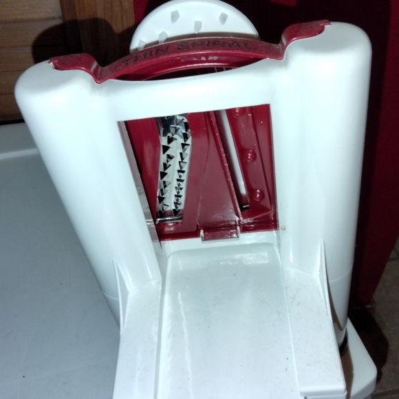 Food Network Spiralizer - Picture 4 of 6